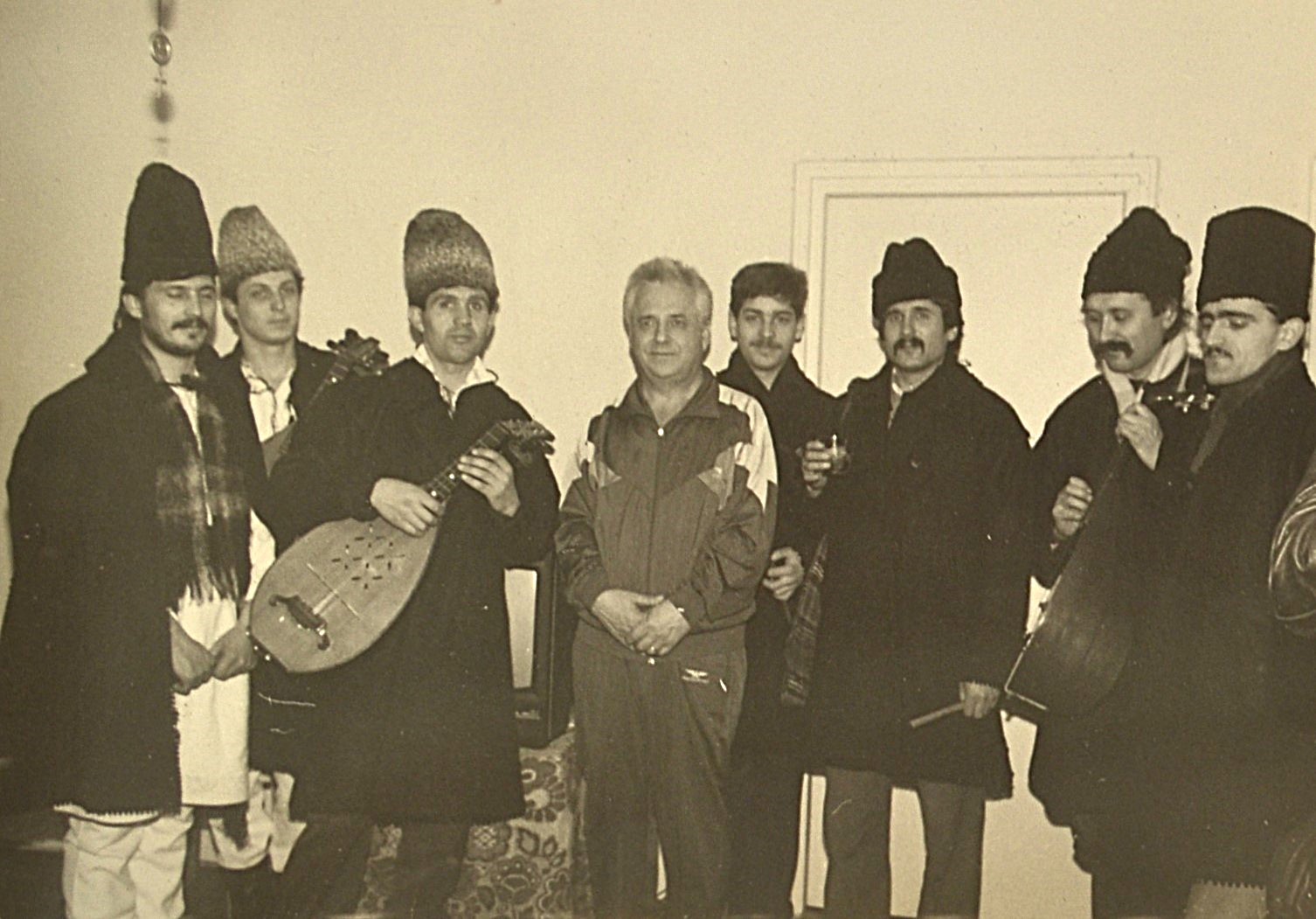 O fotografie pentru colecționari — Povestea unei seri de neuitat cu Taraful „Tălăncuța” si Mircea Druc