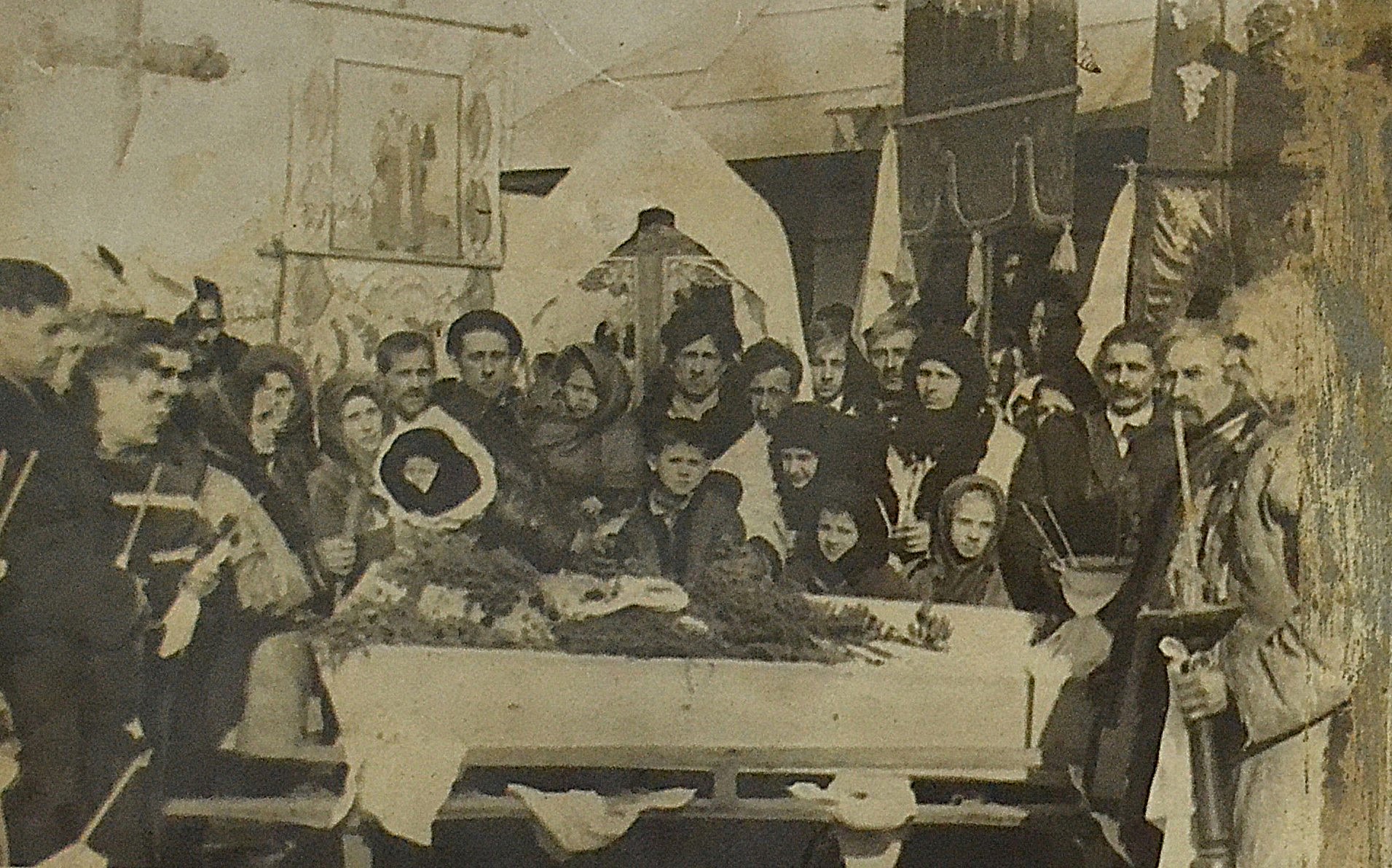 fotografie-inmormantare-primit-de-la-vasile-.in-octombrie-1958.