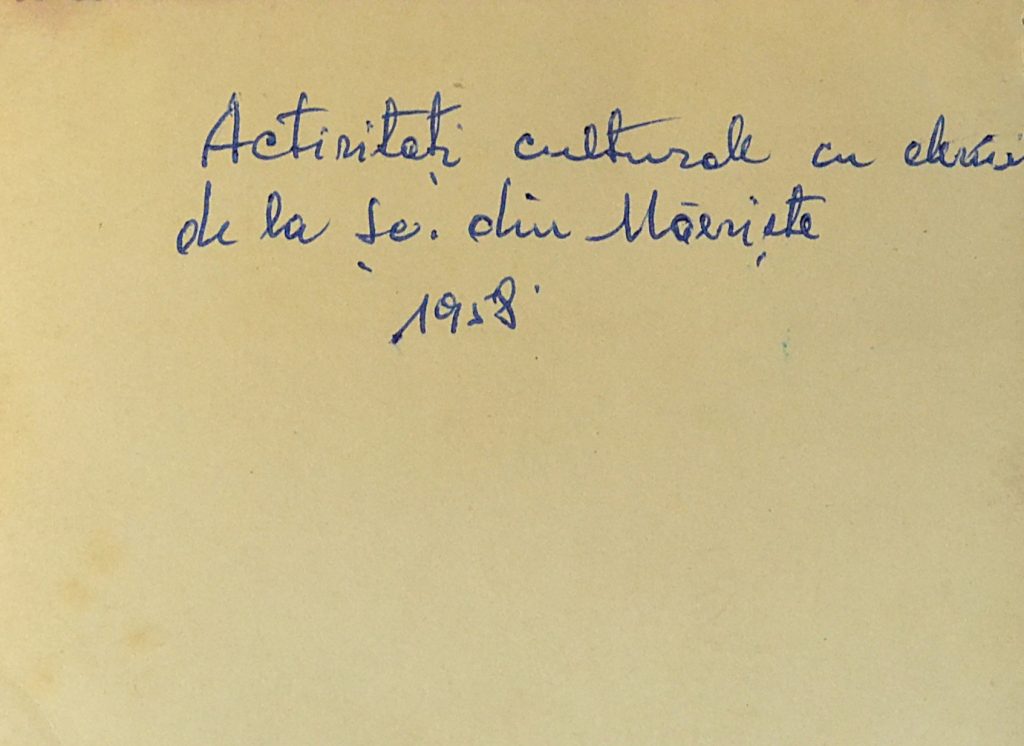 fotografie-1958-activitati-culturale-cu-elevii-de-la-scoala-din-maeriste-judetul-salaj-back-cover