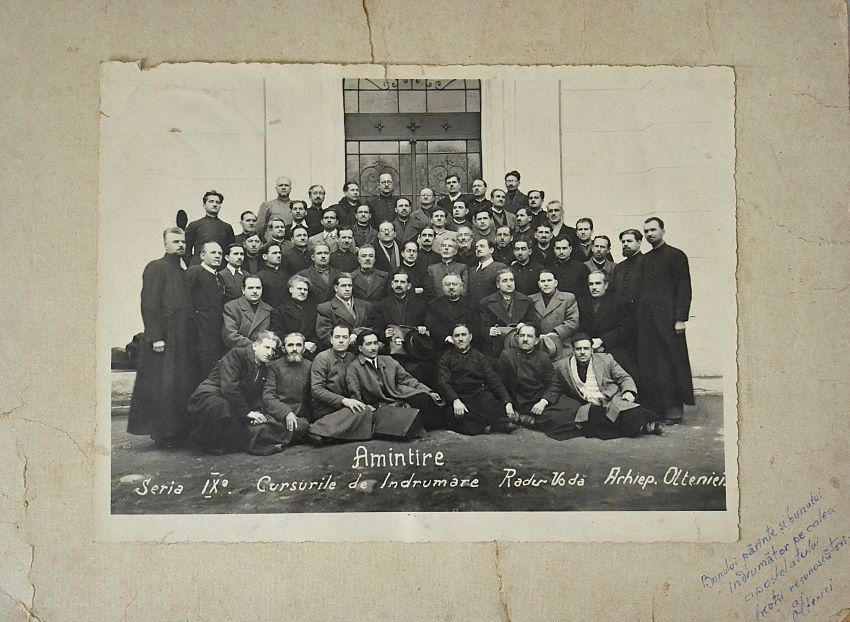 fotografie-seria-IX-a-cursurile-de-indrumare-radu-voda-arhiepiscopia-olteniei