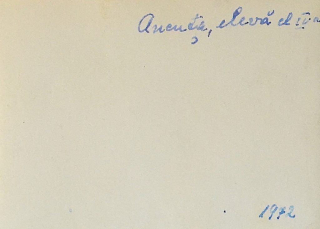 fotografii-comuniste-plic-familia-ostafie-ancuta-eleva-clasa-a-IV-a-1972-back-cover.